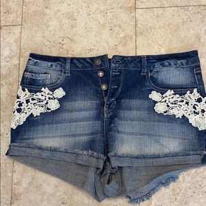 NWT Mudd Jean Shorts with lace pockets sz 15